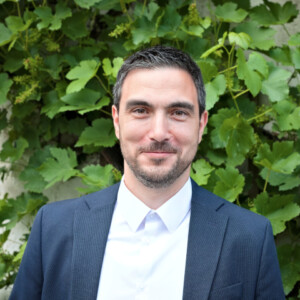 Dr. Lars Kühne